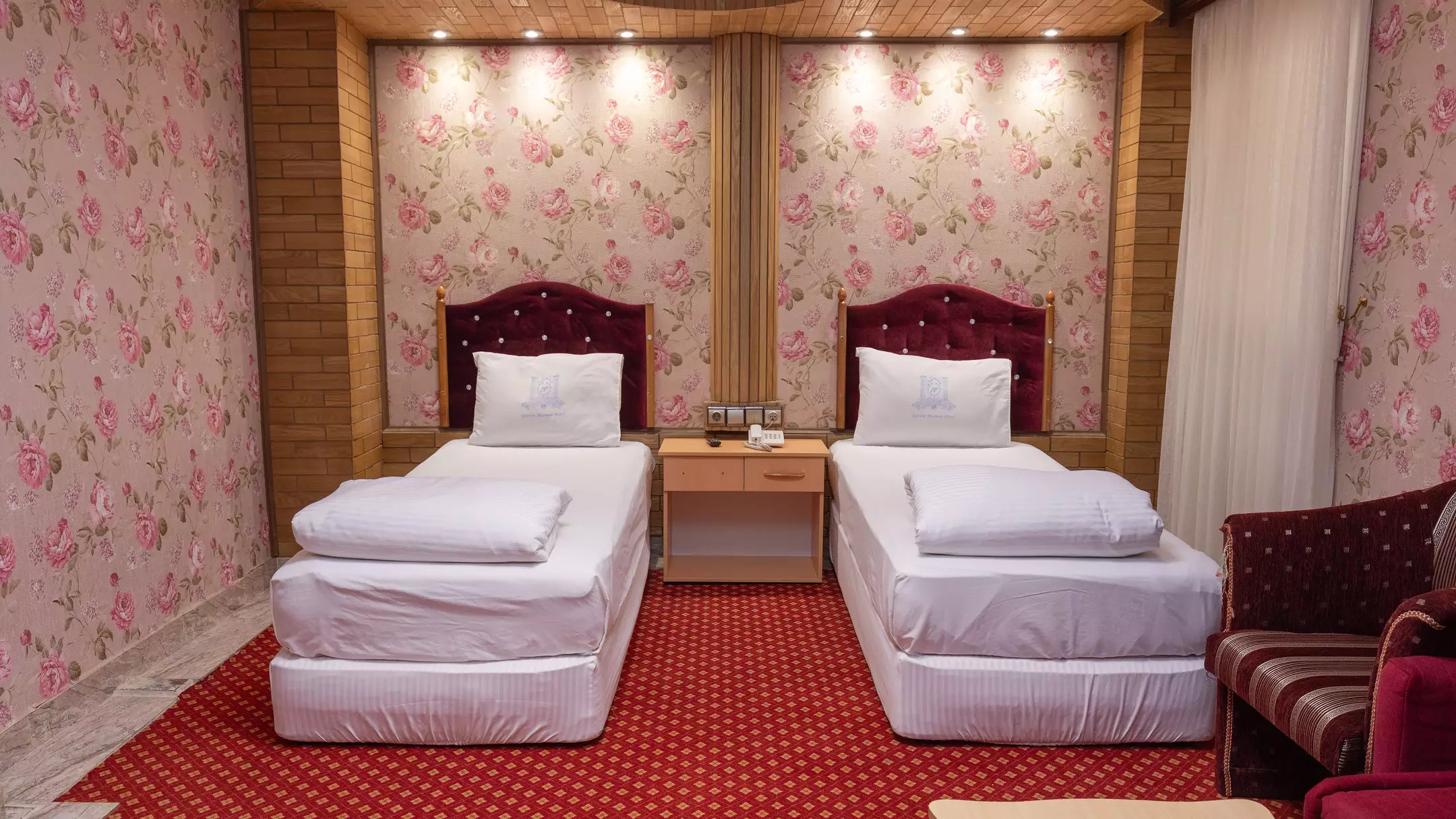 Alibaba https://cdn.alibaba.ir/ostorage/hotel-accommodation-images/674eb0de10d0d5745be3d49d_هتل مرمر - اتاق دوتخته سینگل (1).webp